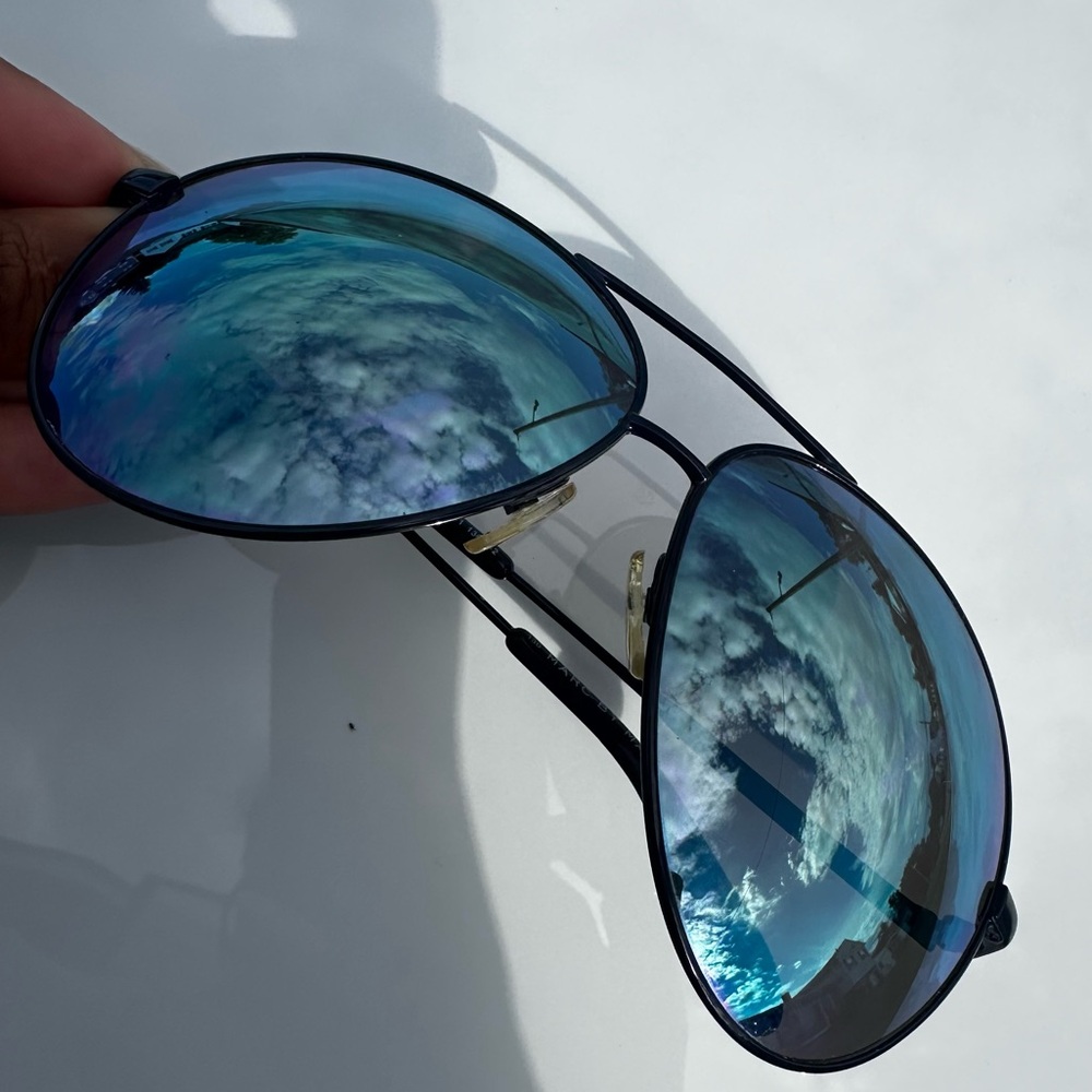 Marc by Marc Jacob’s women’s shades. Mirror reflective blue💙
